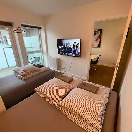 Modern With Rooftop, Privat Balcony, & Free Parking,next To Attractions Aparthotel *